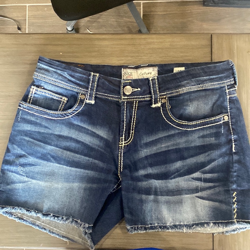BKE shorts size 32